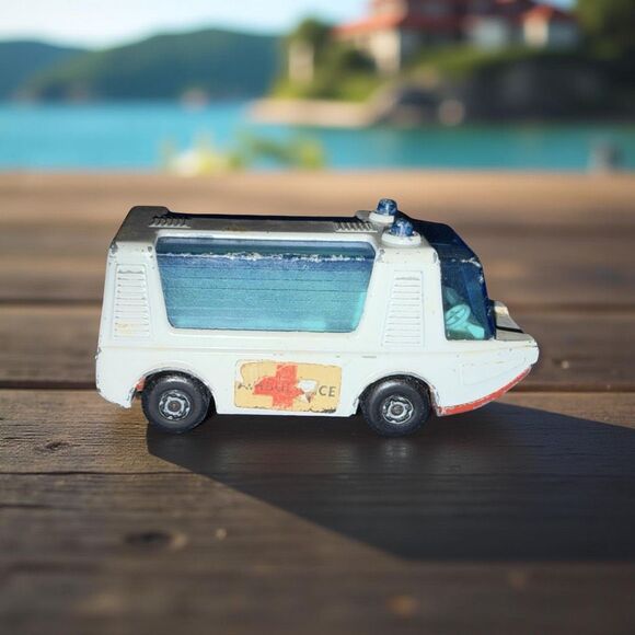 1971 Matchbox Superfast Lesney Stretcha Fetcha White Ambulance Diecast England - Picture 1 of 7